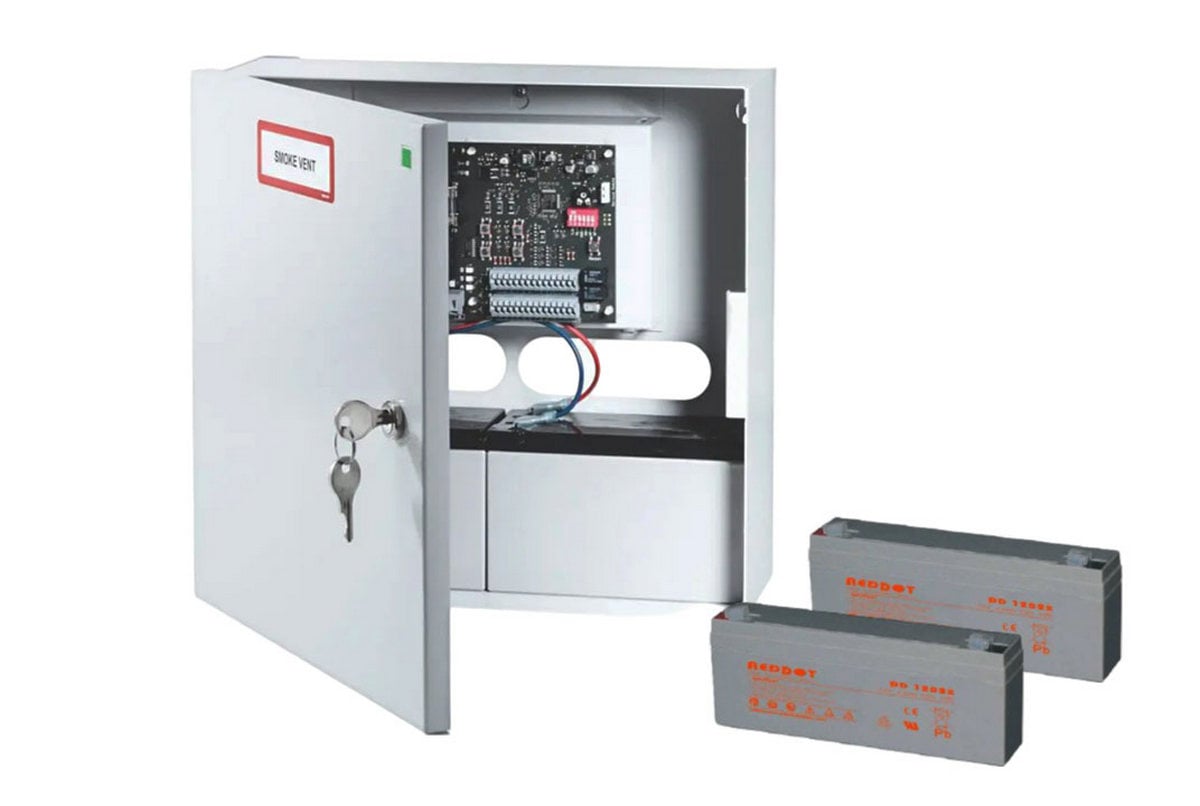 Centrala desfumare BTR cu 2 acumulatori 12V inclusi, 1 zona, 230V, 2A, IP30, 60.100- BCR 2A-kit. Fiabilitate si performanță 1 Centrala desfumare BTR cu 2 acumulatori 12V inclusi