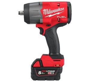 Cheie de impact M18 FUEL Milwaukee, cu acumulator si incarcator, 2000 rotatii, 4933492783. Fiabilitate si performanță
